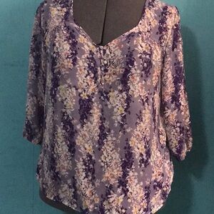 Light crepe floral blouse